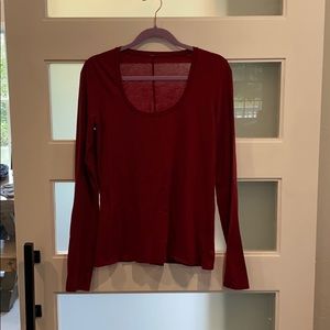 Lululemon long sleeve scoop neck top
